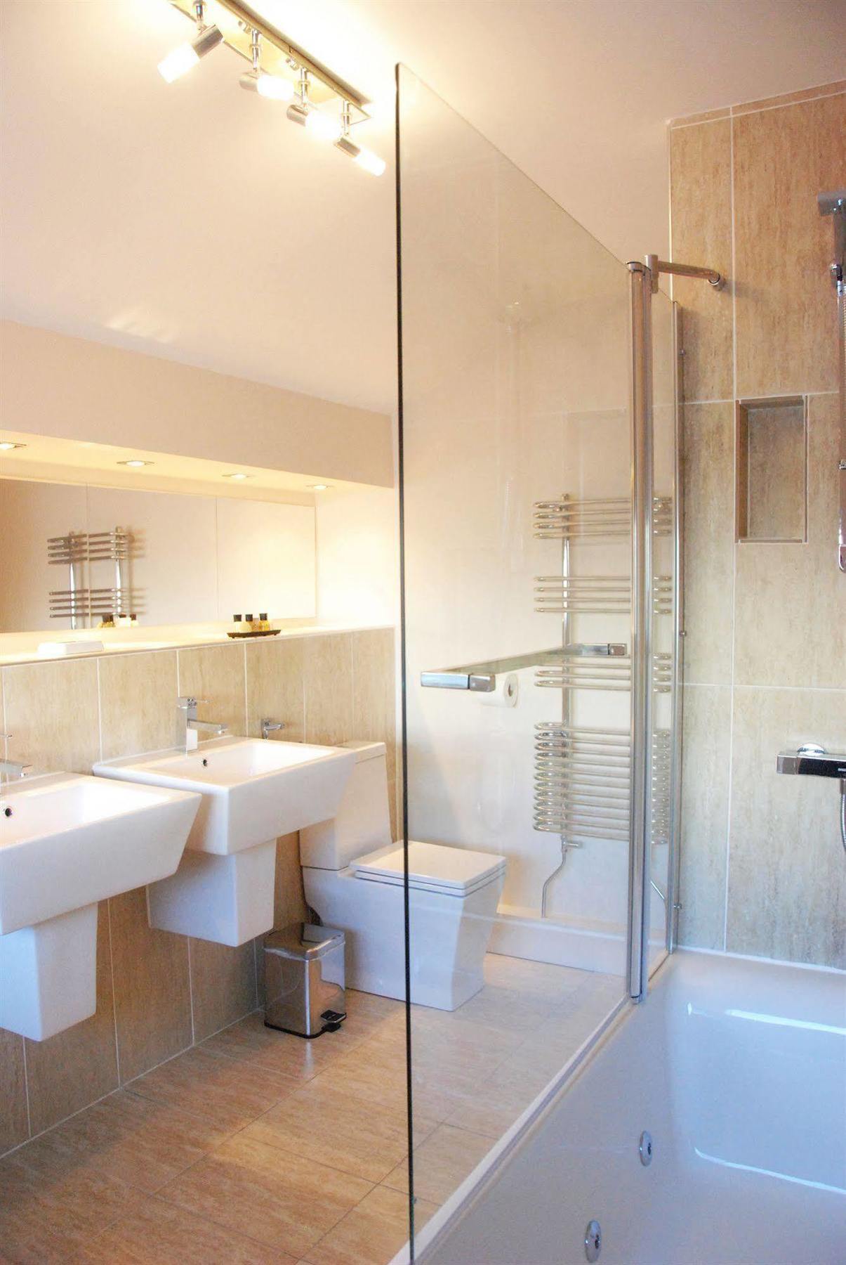 Waters Reach Guest House 基督城 外观 照片