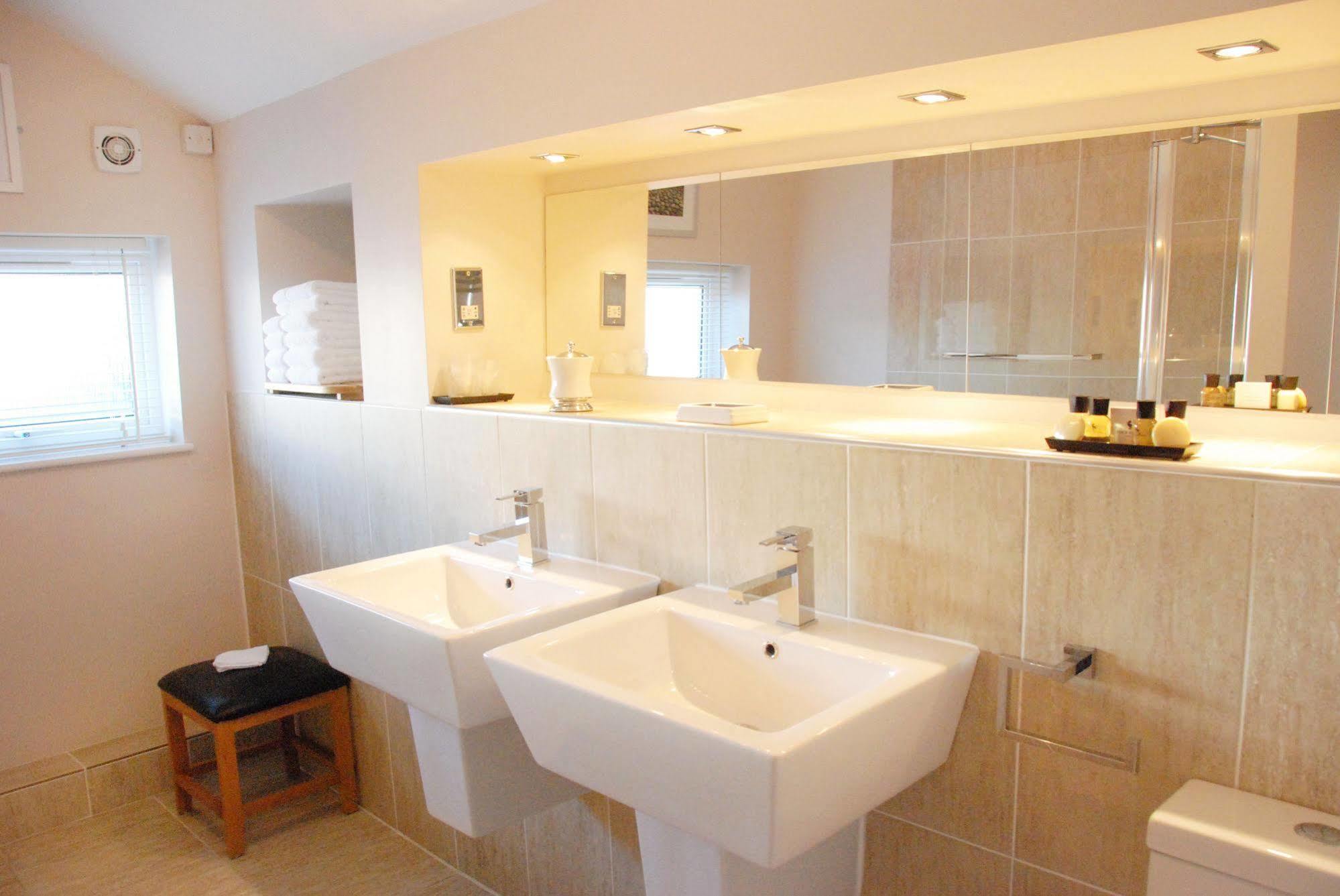 Waters Reach Guest House 基督城 外观 照片